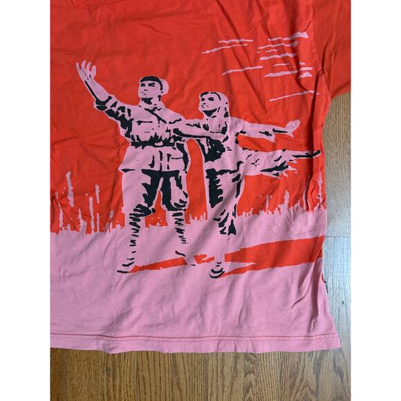 GOD Goods of Desire Hong Kong Graphic T-Shirt Red Pink Propaganda Style Men’s M - Picture 3 of 6
